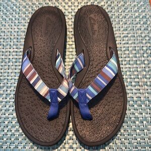 CLARKS "TATE MUSE" BLUE MULTI STRIPED TEXTILE THONG FLIP FLOPS SANDALS - Size 9